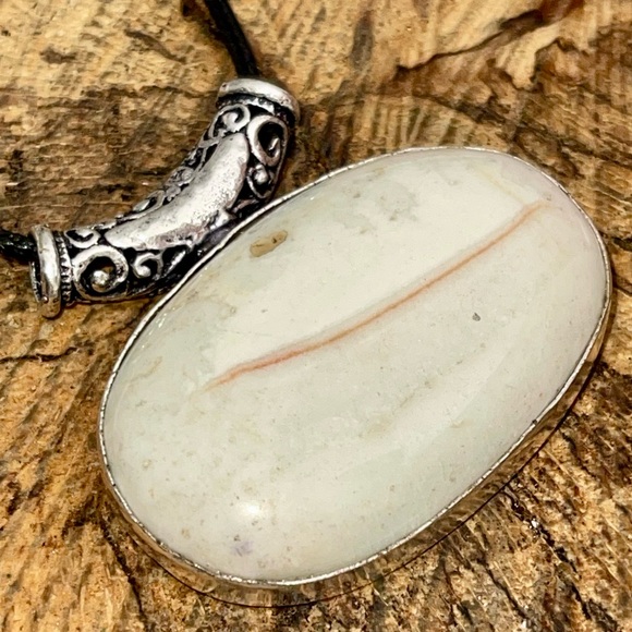 Calcite Pendant 1 1/2”x2” - Picture 15 of 16